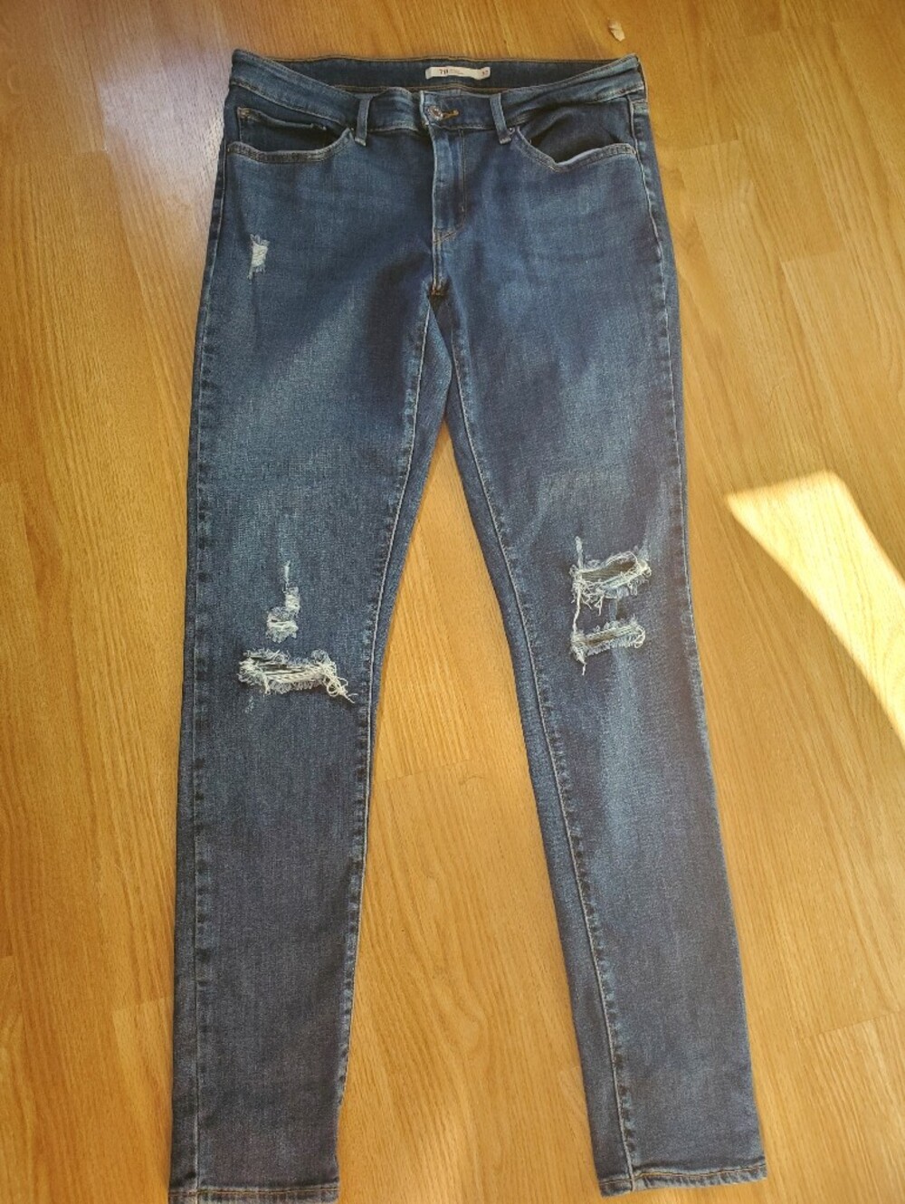 Levi's Skinny Distressed Dark Blue Ripped Jeans
